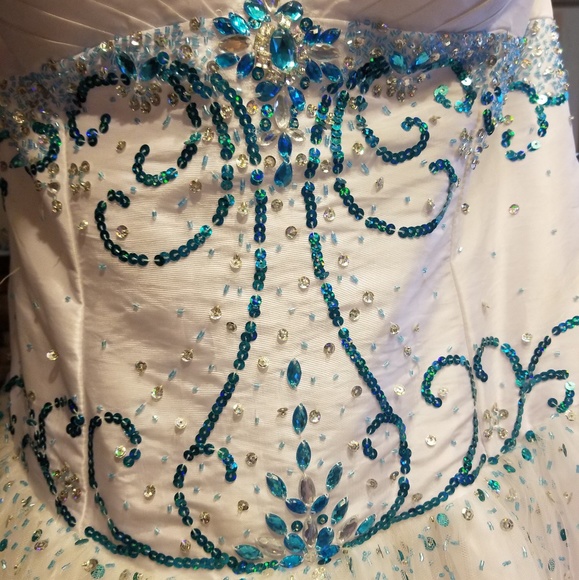 Prom/wedding dress - Picture 5 of 5